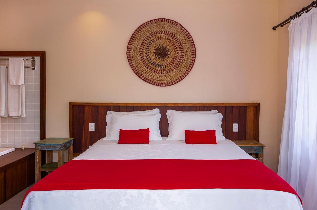 Quarto com Cama King-size e Banheira de Hidromassagem