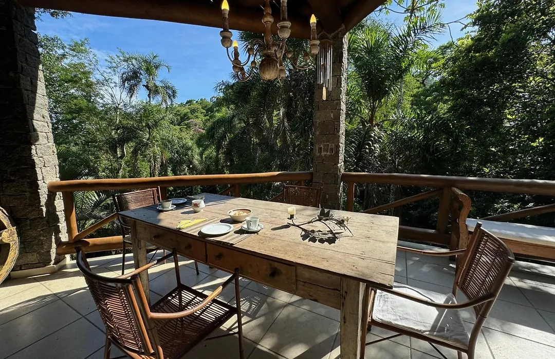Villa Cachoeira da Rocha-1